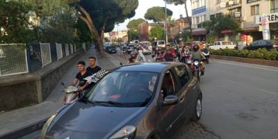 Ödemiş'te Beşiktaş taraftarları şampiyonluk konvoyu oluşturdu