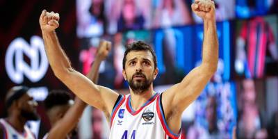 Anadolu Efes Euroleague şampiyonluğu için parkeye çıkıyor