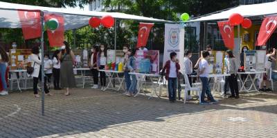 Biga'da TÜBİTAK 4006 Bilim Fuarı açıldı