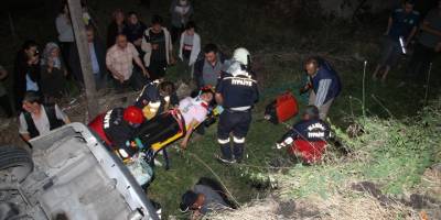 Manisa'daki trafik kazasında 3 kişi yaralandı