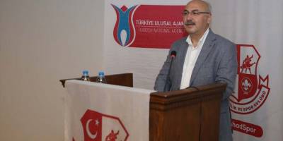 İzmir Valisi Köşger, gençlerle bürokrasi tecrübelerini paylaştı