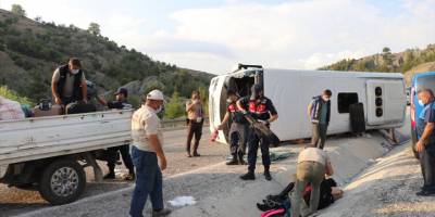 Denizli'de midibüs devrildi: 25 yaralı