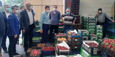 AK Parti’li Hamza Dağ, hal esnafını ziyaret etti