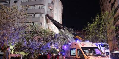 İzmir depreminde yan yatan binada kolon kesilmemiş