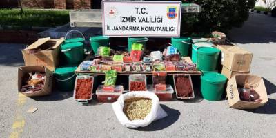 İzmir’de tütün kaçakçılarına yüzbinlerce liralık darbe