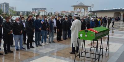 Antalya'daki kazada hayatını kaybeden bisiklet sürücüsü genç kız, Afyonkarahisar'da defnedildi