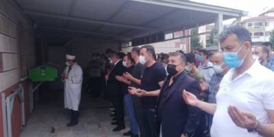 Kazada hayatını kaybeden minik Esma son yolculuğuna uğurlandı