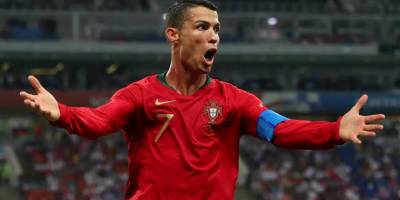 Ronaldo, basın toplantısında önündeki kola şişelerini kenara itti: 'Su için'