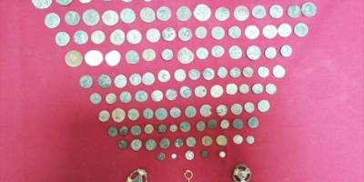 İzmir'de 131 parça tarihi eser ele geçirildi, 1 kişi yakalandı