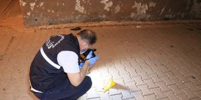 Kavga ettikleri kişinin önünü motosikletle kesip tabancayla vurdular