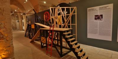 Mardin'de "Rus Avangardı. Sanat ve Tasarımla Geleceği Düşlemek" sergisi açıldı