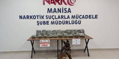 Manisa'da yolcu otobüsünde 10 kilogram uyuşturucuyla yakalanan 2 şüpheli tutuklandı