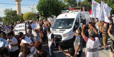 HDP İl Binasındaki saldırıda ölen Deniz Poyraz'ın cenazesinde kısa süreli gerginlik