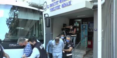 İzmir merkezli yasa dışı silah ticareti operasyonunda 11 tutuklama