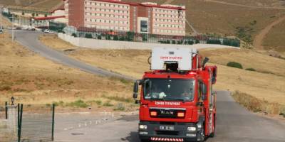Harmandalı Geri Gönderme Merkezi'nde çıkan yangında 1 sığınmacı hayatını kaybetti