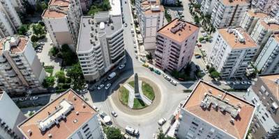 Buca’nın o meydanında genişletme çalışması