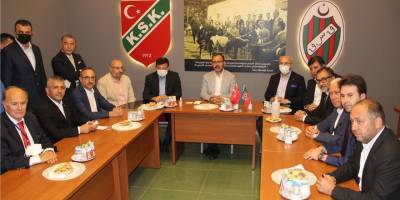 Bakan Kasapoğlu’ndan Karşıyaka'ya stat müjdesi