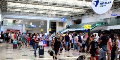 Antalya Havalimanı'nda tarihi yoğunluk