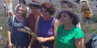 Kemal Karataş, First Ladyleri yazdı ve ekledi: Çok çalışıyorlar… Çook…