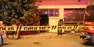 İzmir'de bir fırında patlamanın ardından çıkan yangın hasara neden oldu