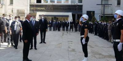 İzmir’in yeni Emniyet Müdürü göreve başladı