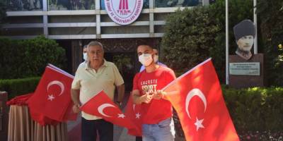 TESK’ten anlamlı bayrak dağıtımı