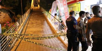 İzmir'de bıçaklı kavga: 1 ölü, 3 yaralı