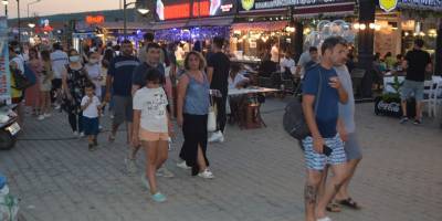 Ayvalık’ta bayram yoğunluğu hız kesmiyor