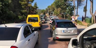 Aşırı yoğunluk oluştu, milli park araç girişine kapatıldı