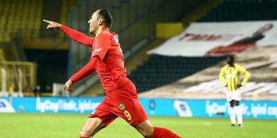 Umut Bulut 500. maçına çıktı