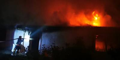 Ayrılmayı kabul etmeyen koca evi ateşe verdi