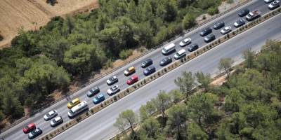 Bodrum'da helikopterli trafik denetimini AA ekibi havadan görüntüledi