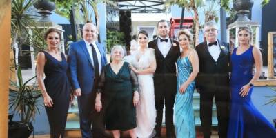 Gençler ailelerini kırmayıp Bürüksel'den gelip İzmir'de evlendiler...