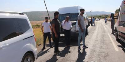 Düğün konvoyunda zincirleme kaza: 8 yaralı