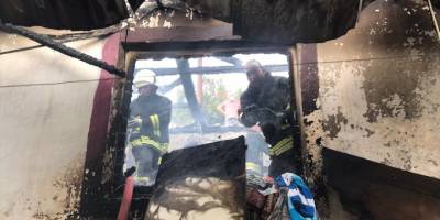 Muğla'da yıldırım isabet eden ev yandı