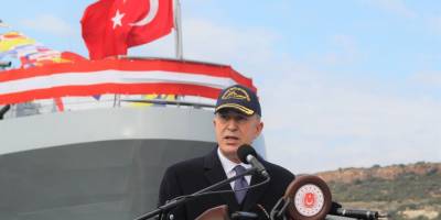 Bakan Akar: “İnler teröristlerin başlarına yıkıldı”