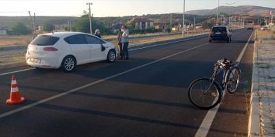 Denizli'de otomobilin çarptığı bisiklet sürücüsü hayatını kaybetti