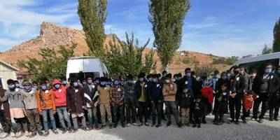 Göçmenler üzerinden yapılan vurgun ortaya çıkarıldı: Türkiye vatandaşlığı için bin 500 dolar aldılar