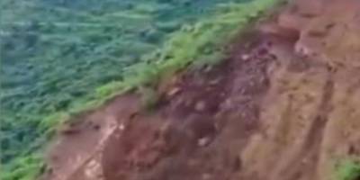 Hindistan'da toprak kayması: Yol çöktü, 204 kişi mahsur kaldı