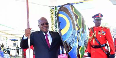 Tanzanya'da üst düzey yetkililerin ölümüne rağmen Devlet Başkanı koronayı inkar etmekte ısrarcı: Üç gün dua edin, geçer