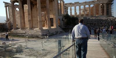 Yunanistan’da aşırı sıcaklar nedeni ile arkeolojik açık hava müzeleri ziyarete kapatılıyor