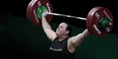 Olimpiyatlarda yarışan ilk trans sporcu Hubbard, emekliliğe ayrılma kararı aldı