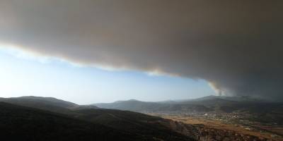 Muğla’da yükselen dumanlar gökyüzünü griye boyadı