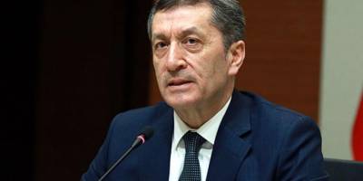 Ziya Selçuk: “Gün gelir bu sıfatlar silinir, geriye yine ‘öğretmen’ kalır”