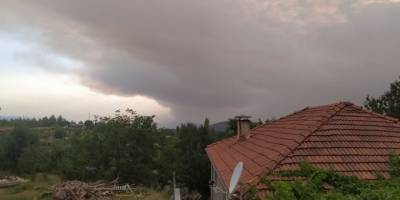 Muğla'daki yangının külleri Denizli ve ilçelerine ulaştı