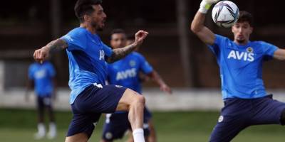 Fenerbahçe'de Burak Kapacak ilk antrenmanına çıktı