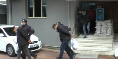 İzmir merkezli silah kaçakçılığı yapan suç örgütüne operasyon: 9 kişi tutuklandı