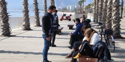 Antalya'da sahildeki yoğunluğa sıkı denetim