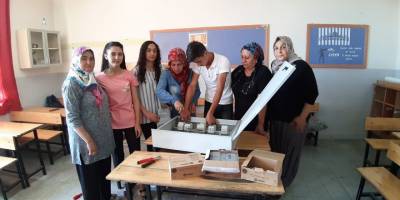 Kadınlar, elektrik ustası olmak için kursa akın etti