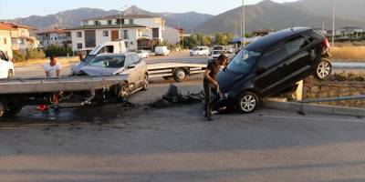 Denizli'de otomobille cipin çarpışması sonucu 4 kişi yaralandı